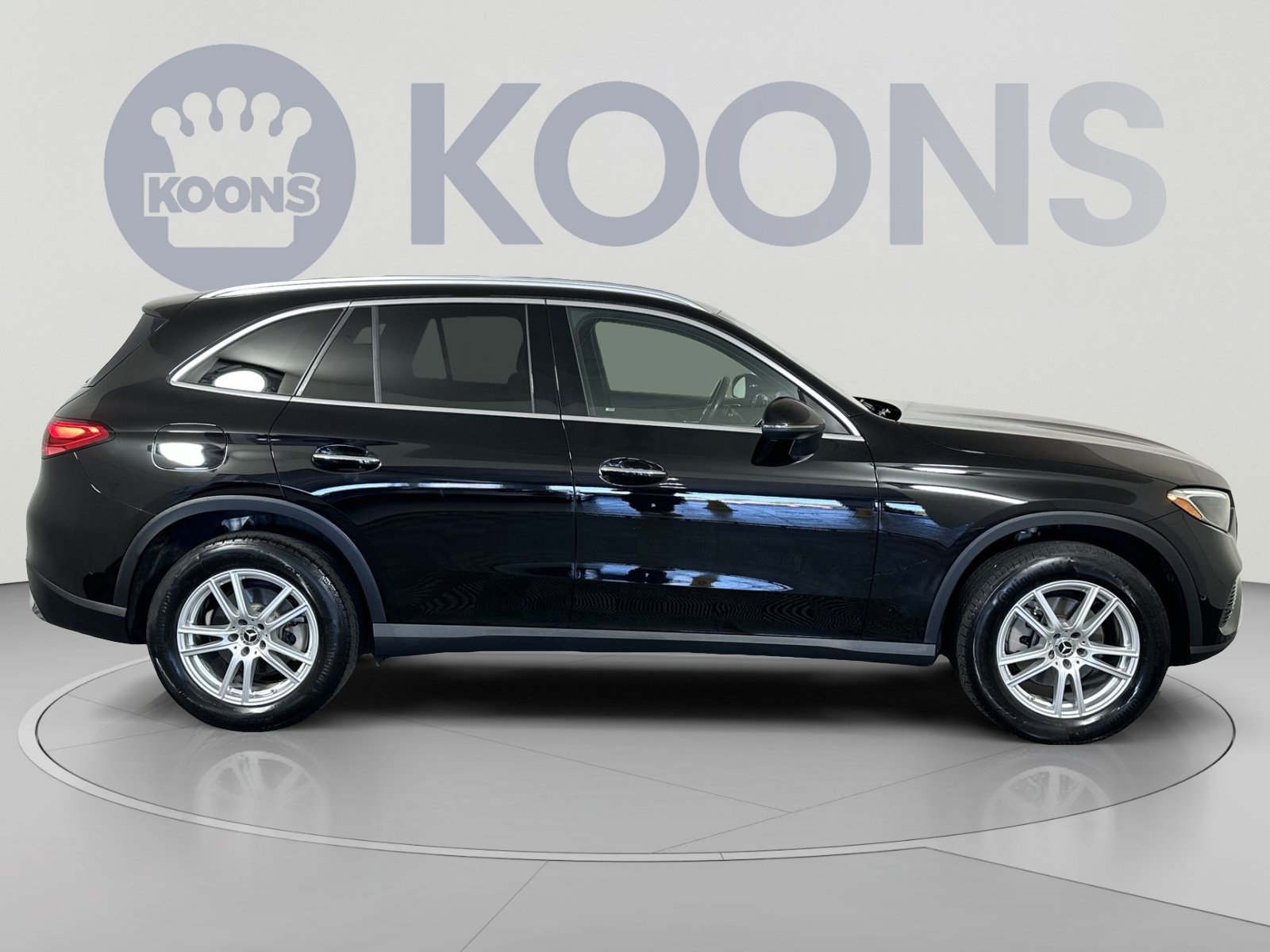 Used 2023 Mercedes-Benz GLC 300 4MATIC image 8