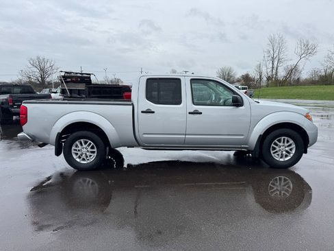 Used 2017 Nissan Frontier SV image 6