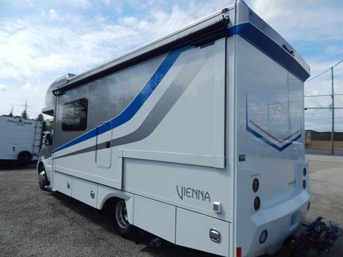 Used 2020 Mercedes-Benz Sprinter 3500 image 11