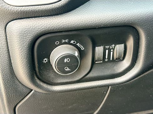 Used 2020 RAM 3500 Big Horn w/ Level 1 Equipment Group image 11