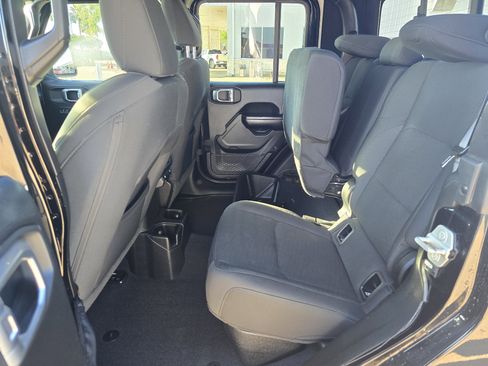 Used 2020 Jeep Gladiator Sport w/ Quick Order Package 24S image 11