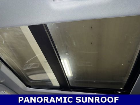 Used 2023 Ford Explorer Limited w/ Limited Technology Package image 11