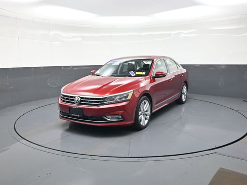 Used 2017 Volkswagen Passat 1.8T SEL Premium FWD image 7
