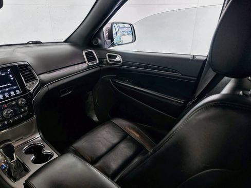 Used 2021 Jeep Grand Cherokee Limited AWD/4WD image 23