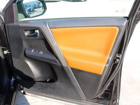 Used 2016 Toyota RAV4 SE image 23