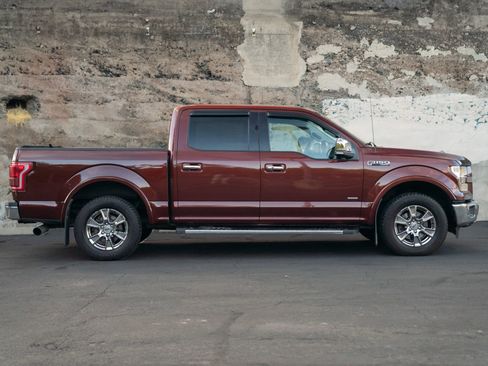 Used 2017 Ford F150 Lariat w/ Equipment Group 501A Mid image 4