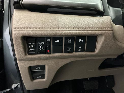 Used 2018 Honda Odyssey Elite image 23
