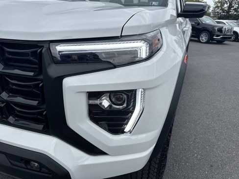 New 2025 GMC Canyon Elevation w/ Convenience Package image 9