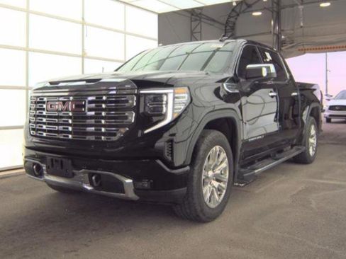 Used 2023 GMC Sierra 1500 Denali w/ Technology Package AWD/4WD image 1