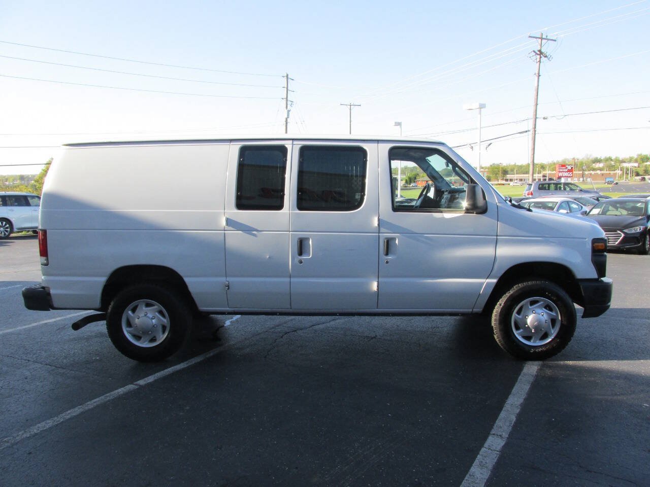 Used 2014 Ford E-350 and Econoline 350 Super Duty RWD image 4