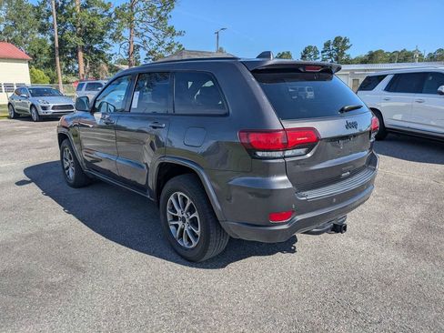 Used 2019 Jeep Grand Cherokee Altitude RWD image 6