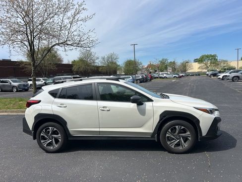Used 2024 Subaru Crosstrek 2.0i Premium image 2
