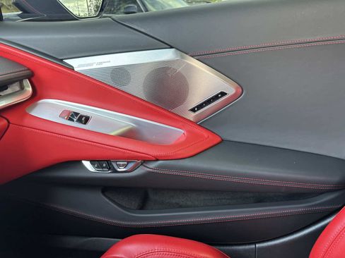 Used 2021 Chevrolet Corvette Stingray Premium Cpe w/ Z51 Performance Package image 16