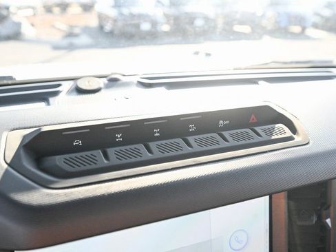 New 2025 Ford Bronco Badlands image 35