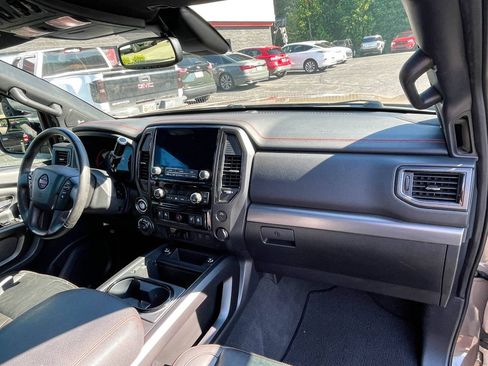 Used 2021 Nissan Titan PRO-4X w/ Pro-4x Convenience Package AWD/4WD image 10