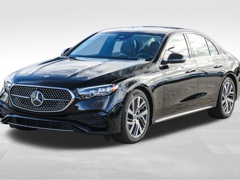 New 2026 Mercedes-Benz E 350 4MATIC Sedan image 3