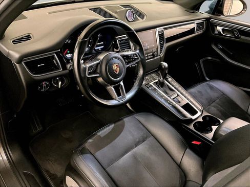 Used 2018 Porsche Macan AWD/4WD image 12