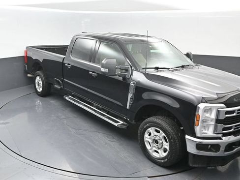 Certified 2025 Ford F250 XLT AWD/4WD image 17