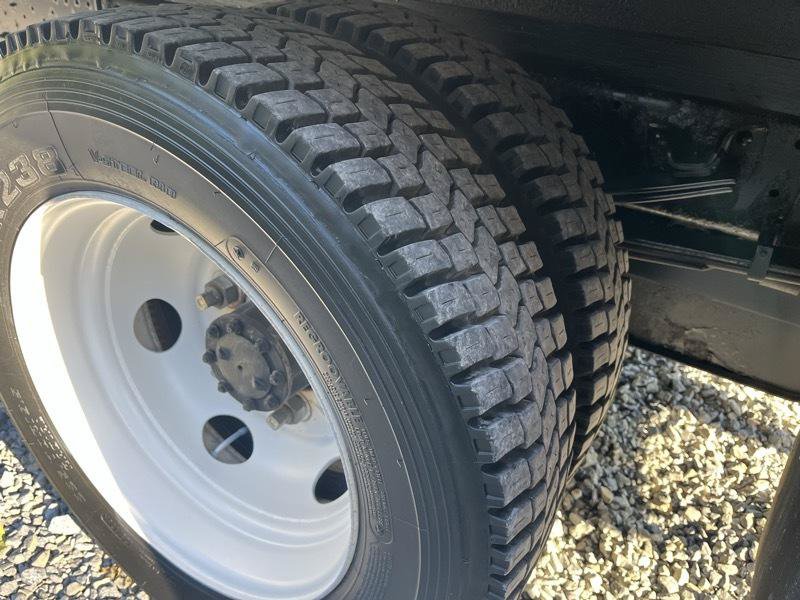 Used 2019 Isuzu NPR RWD image 18