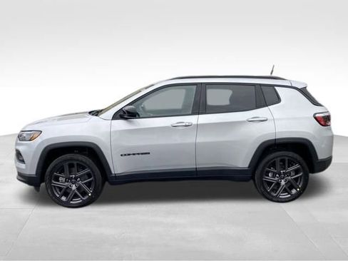 New 2026 Jeep Compass Latitude w/ Sun and Sound Group image 4
