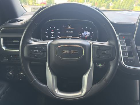 Used 2023 GMC Yukon XL SLT AWD/4WD image 17
