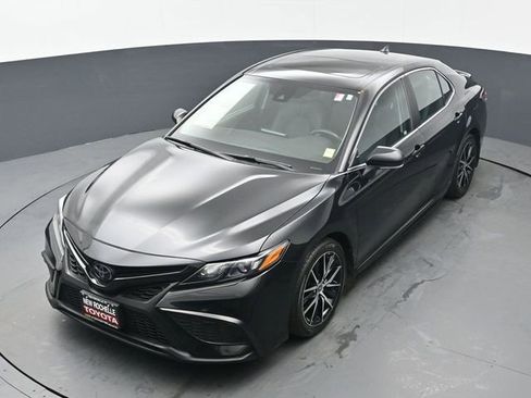 Used 2023 Toyota Camry SE w/ Cold Weather Package AWD/4WD image 37