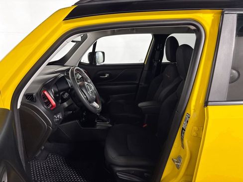 Used 2023 Jeep Renegade Trailhawk AWD/4WD image 11