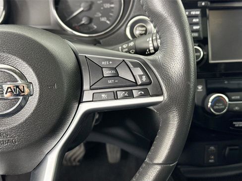 Used 2017 Nissan Rogue SL w/ SL Premium Package image 19