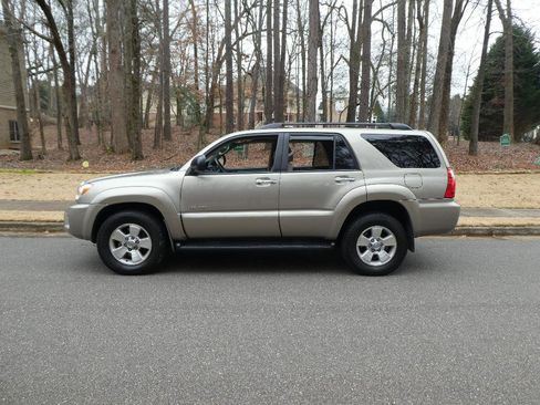 Used 2009 Toyota 4Runner SR5 image 32