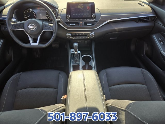 Used 2024 Nissan Altima 2.5 SV FWD image 13