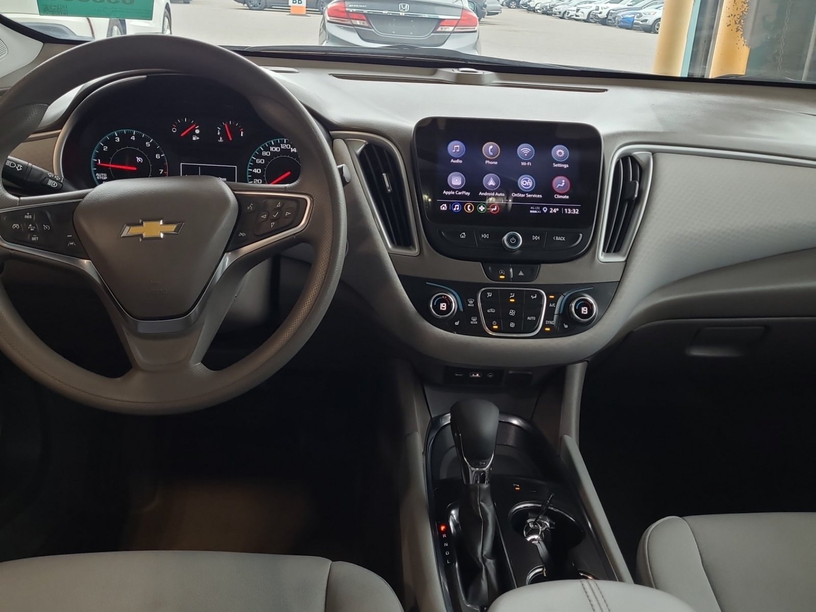 Used 2025 Chevrolet Malibu LT FWD image 8