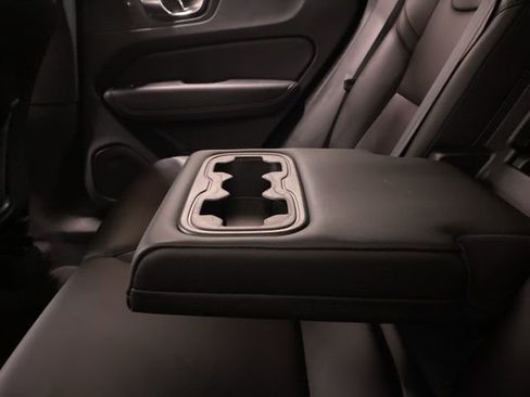 Used 2025 Volvo XC60 B5 Core image 71
