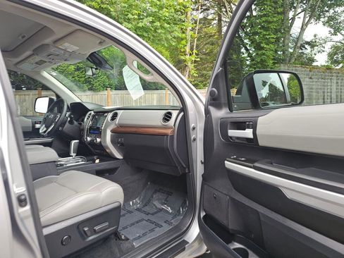 Used 2021 Toyota Tundra Limited w/ Limited Premium Package AWD/4WD image 12
