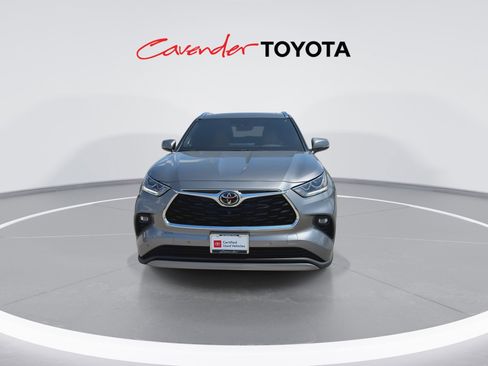 Certified 2026 Toyota Highlander Platinum image 3