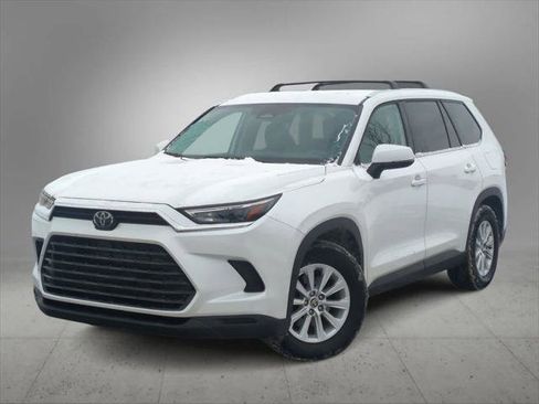 Certified 2024 Toyota Grand Highlander XLE image 1
