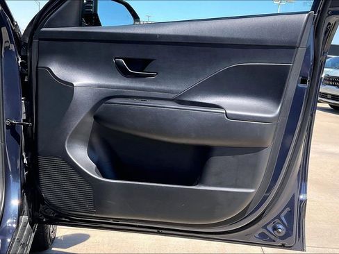 Used 2025 Hyundai Kona SEL AWD/4WD image 24
