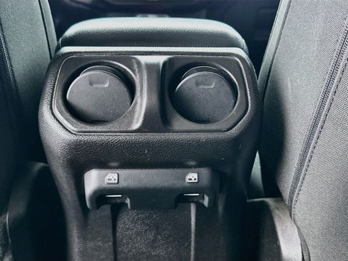 Used 2021 Jeep Wrangler Unlimited Sport AWD/4WD image 16