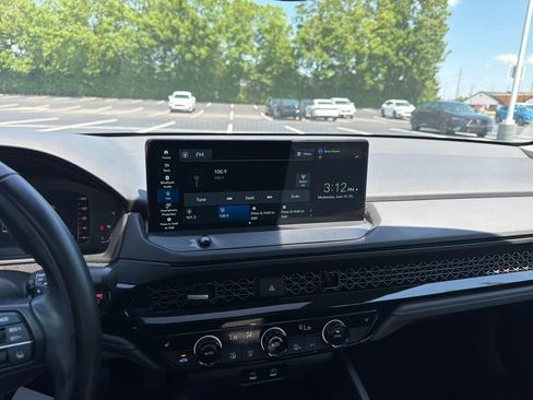 Used 2024 Honda Accord EX-L image 15