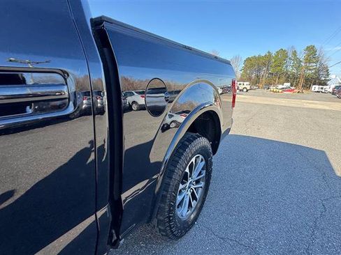 Used 2018 Ford F150 Lariat w/ Equipment Group 502A Luxury image 18