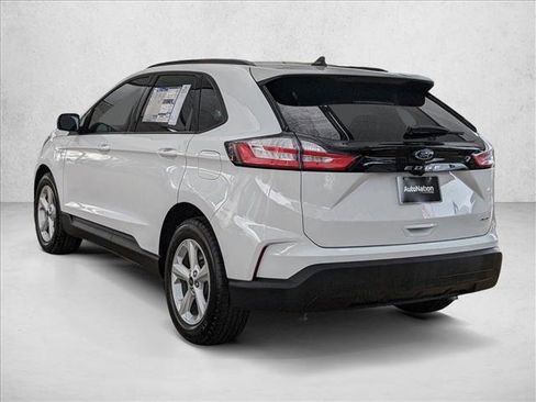 Used 2024 Ford Edge SE image 4