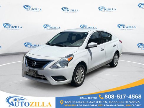 Used 2019 Nissan Versa SV FWD image 1