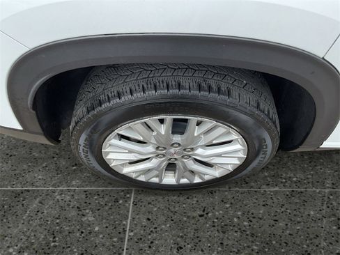 Used 2024 GMC Acadia Elevation image 15