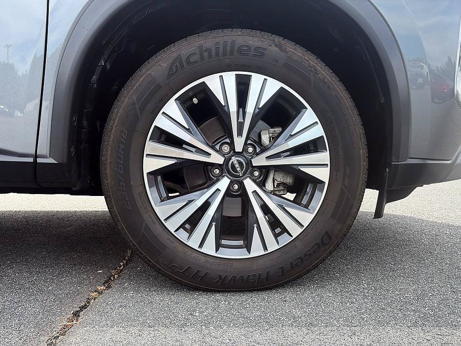 Certified 2023 Nissan Rogue SV FWD image 12