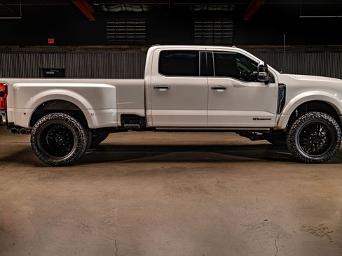Used 2024 Ford F450 King Ranch w/ Chrome Package AWD/4WD image 11