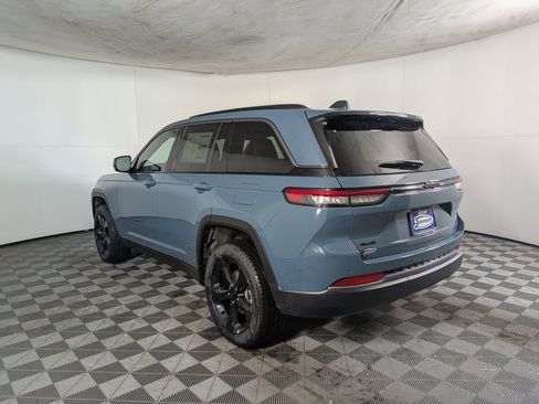 New 2026 Jeep Grand Cherokee Limited w/ Limited Altitude Package AWD/4WD image 4
