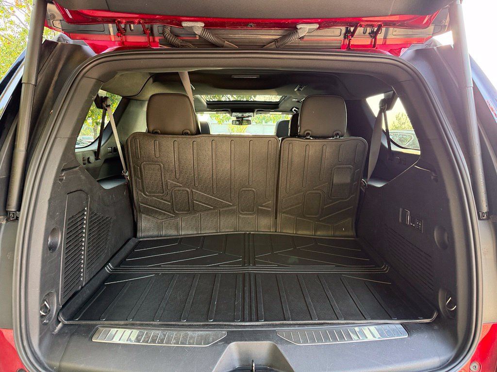 Used 2024 Chevrolet Suburban RST w/ Luxury Package AWD/4WD image 37
