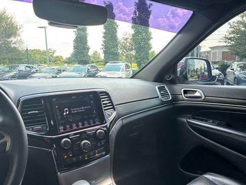 Used 2019 Jeep Grand Cherokee Limited w/ Luxury Group II AWD/4WD image 30