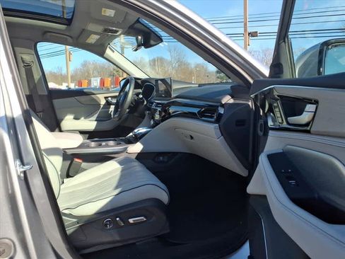 Certified 2025 Acura MDX SH-AWD w/ Advance Package image 12