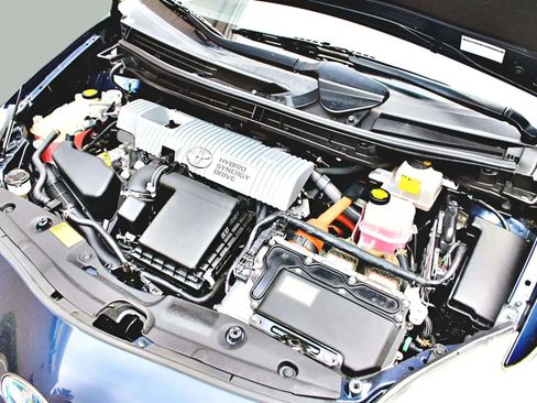 Used 2013 Toyota Prius Two image 26