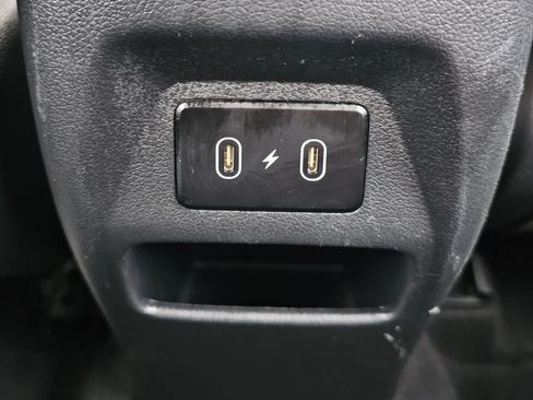 Used 2024 Hyundai Venue SEL FWD image 11